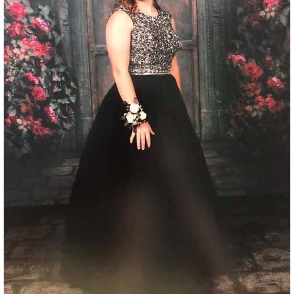 Envious Couture Prom By Karishma Style 17165 Size‎ 4 Black - Picture 2 of 7